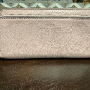 Coach Leather Wallet (Blush Pink)